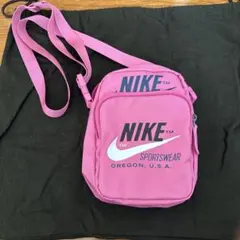NIKEピンクショルダーバッグ