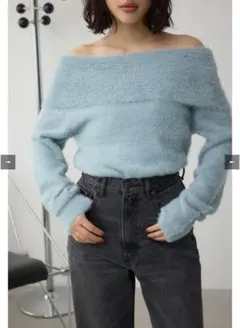 今季アズールバイマウジー☆オフショルニット