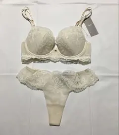 新品未使用 Yue ユエ ブラショーツセットC65入手困難人気ワコール