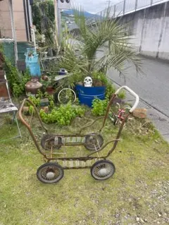 古いペンキ塗りの鉄製手押し三輪車 / 昭和時代 - メルカリ