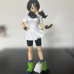 【匿名配送】GLITTER＆GLAMOROUS ビーデル