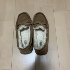 UGG グレー スエード モカシン - メルカリ