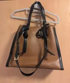 Uユー　ブラウン/アイボリー/ブラック　ショルダーバッグ　上品　オフィス◎
