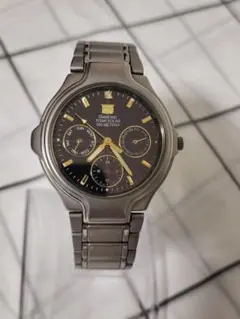 美品　稼働　ELGIN TITAN SOLAR ダイヤモンド メンズ　腕時計のサムネイル