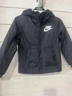 Nike フード付きブラックジャケット 110-116