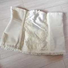 美品】W70 FOUR SIS &Co. ブライダルインナー コルセット 70 - メルカリ