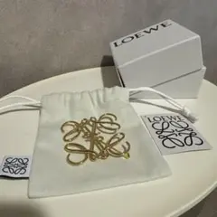 ロエベブローチ　ゴールド　正規品のサムネイル