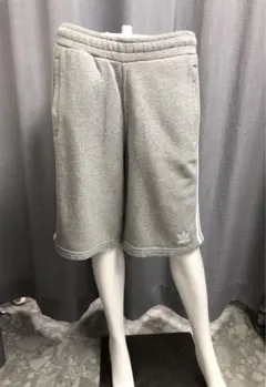 adidas グレー ショートパンツ XL
