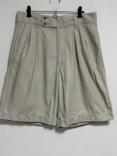 ベージュ ダブルボタン ショートパンツ