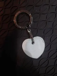 キタムラ　ハート型チャーム キーホルダー 　白