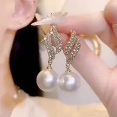 ラインストーン×パール ピアス キラキラ 結婚式　フォーマル　ビジネス　高見え