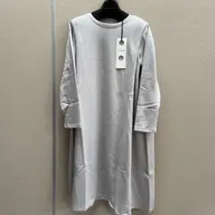【新品】Utao: 肩タック艶すべワンピース ライトグレー