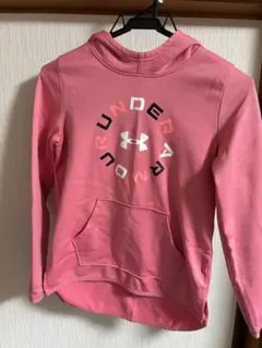 Under Armour ピンク フード付きパーカー YLG
