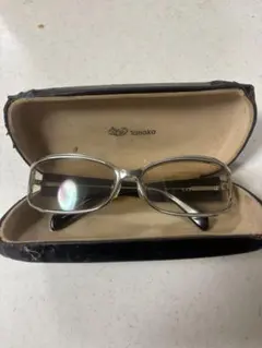 シルバーオーバル型サングラス