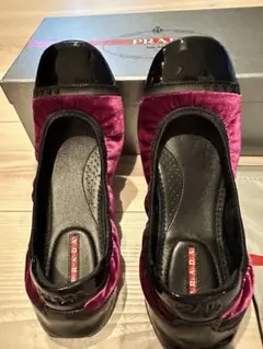 PRADA ベロア フラットシューズ パンプスのサムネイル