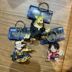 ワンピースデフォルメフィギュアキーホルダールッチ　クロコダイル　ルフィ3体セット