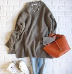 トゥモローランド ギャルリーヴィー 定価3万ファインウール Vネックニットグレー