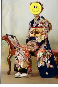 早い者勝ち♡振袖 紺色と金色の花柄の振袖と袴セットのサムネイル