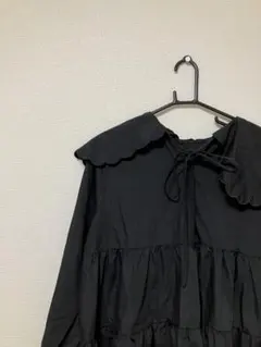 ラジエム　スカラップ襟付き　ティアードブラウス　ブラック　フリル