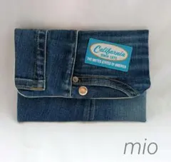 Item thumbnail for item 0abfc201-4f66-42e6-b38e-a2fd8f747d8a