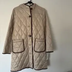 フリース内側のキルティングロングコート