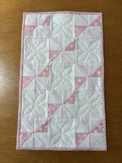 ハンドメイド　パッチワークキルトマットのサムネイル