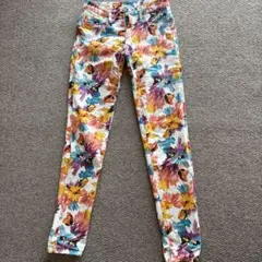 ローリーズファーム　花柄 スキニーパンツ
