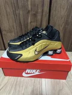 NIKE SHOX R4 METALLIC GOLD