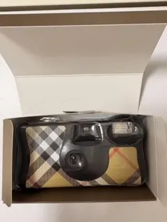Burberry バーバリー　カメラ　おまけシール付き Burberry バーバリー カメラ おまけシール付き - メルカリ
