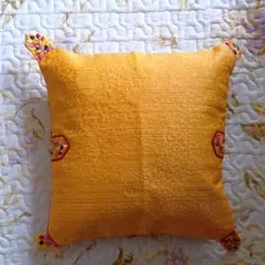 クッションカバー 刺繍入り