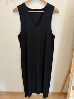 ディスコート　Discoat Vネックワンピース