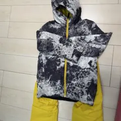 クイックシルバー　スノーボードウェア上下セット　140