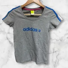 アディダス レディース グレー ロゴTシャツ カラフルアクセント付き -サイズM