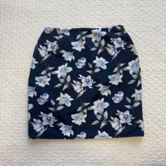 CECIL McBEE セシルマクビー 花柄 タイトスカート Mサイズのサムネイル