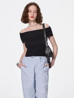 GU オフショルダーT 黒 Sのサムネイル