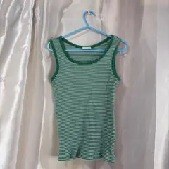 GU 緑タンクトップ トップス