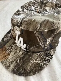【NewEra】ニューエラ LAロゴ 迷彩カモフラ pillboxキャップのサムネイル