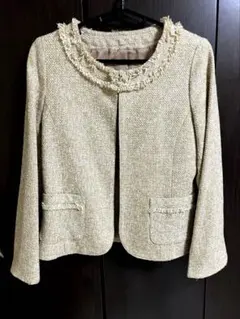 ツイードのノーカラージャケット　ベージュ系　サイズ9号