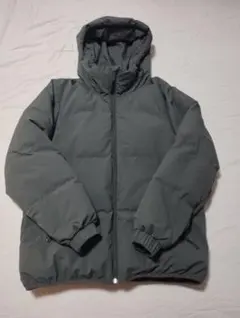 カーキー色フード付き ダウンジャケット