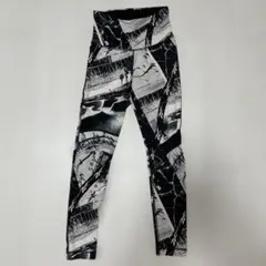 Reebokハイウエスト ヨガパンツ 白黒