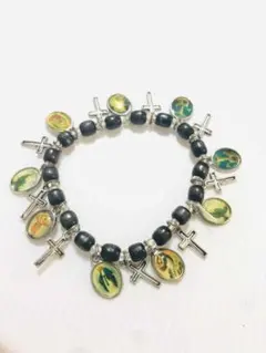 ◎90年代ビンテージ・クロスと聖人メダイ付きクロスとオーバルビーズのブレスレット