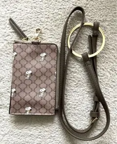 PEANUTS スヌーピー　携帯ケース　ショルダー付き　未使用