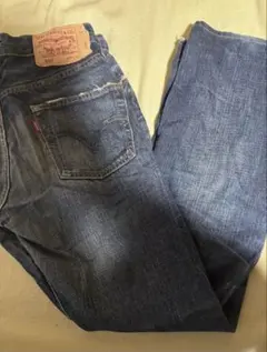 Levi's ダメージデニムパンツ