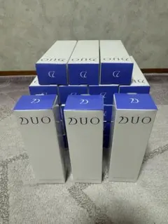 新品　条件付き値下げ　DUO デュオ ザ ホワイトクレイクレンズのサムネイル