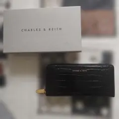 CHARLES & KEITH クロコ型押し 長財布 ブラックのサムネイル