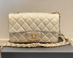 CHANEL ミニマトラッセ　ゴールド　フラップバッグ　ラムスキン