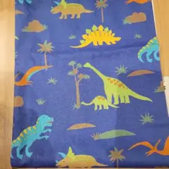 ハギレ　恐竜柄　シーチング生地　約50×110