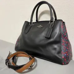 極美品★コーチ ショルダーバッグ 2WAY ハンドバッグ 花柄 黒 チャーム付き