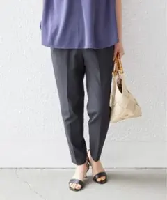 新品　SHIPS テーパードパンツ　チャコールグレー