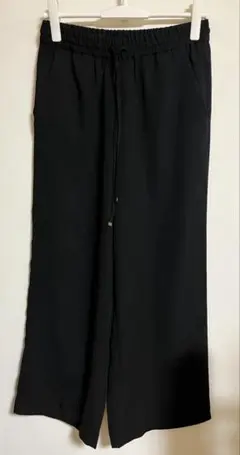 ブラック ワイドパンツ